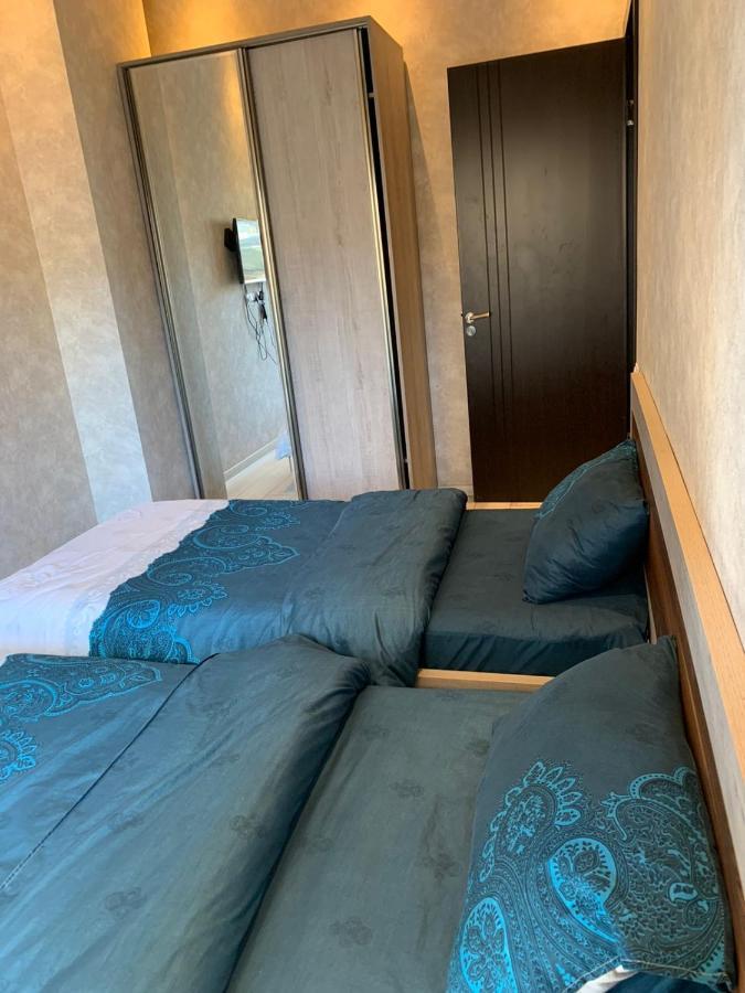 Apartment Three Bedroom In Saburtalo Tbilisi Bagian luar foto
